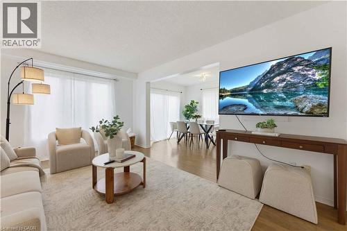 589 Mortimer Drive, Cambridge, ON - Indoor Photo Showing Living Room
