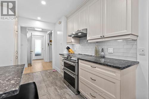 2183 Woodcrest Road, Ottawa, ON - Indoor Photo Showing Kitchen With Upgraded Kitchen