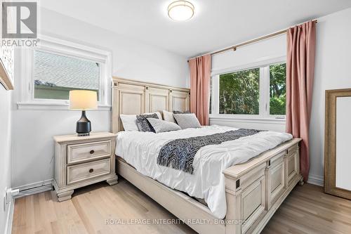 2183 Woodcrest Road, Ottawa, ON - Indoor Photo Showing Bedroom