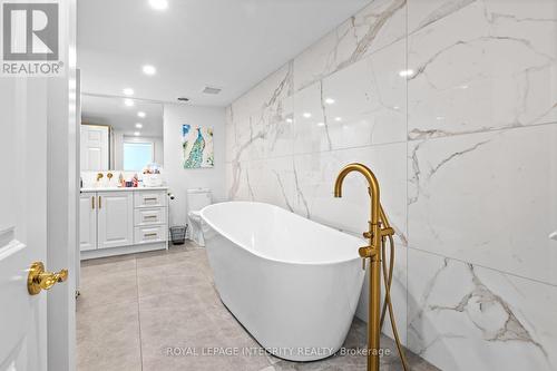 2183 Woodcrest Road, Ottawa, ON - Indoor Photo Showing Bathroom