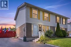 31 BELLEAU Street Hamilton, ON L8J 1N1