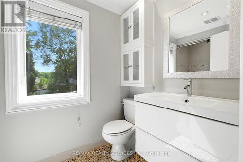 1544 Alexandra Boulevard, Mississauga, ON - Indoor Photo Showing Bathroom