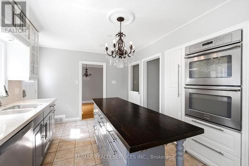 1544 Alexandra Boulevard, Mississauga, ON - Indoor Photo Showing Kitchen With Double Sink