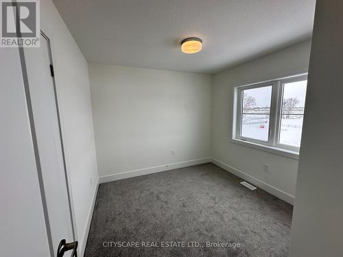 48 BALLADRY BOULEVARD , Stratford, Ontario N5A 0L5 4