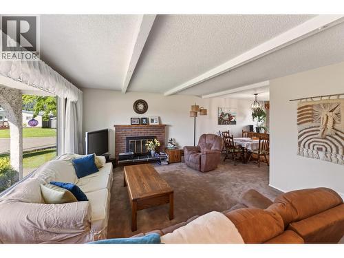 2460 Devonshire Crescent, Prince George, BC - Indoor Photo Showing Living Room With Fireplace
