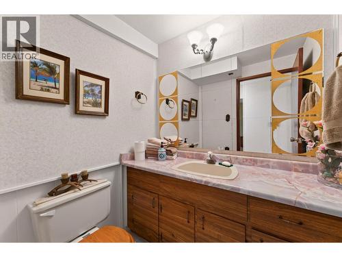 2460 Devonshire Crescent, Prince George, BC - Indoor Photo Showing Bathroom