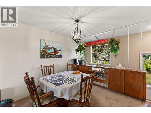 2460 Devonshire Crescent, Prince George, BC - Indoor Photo Showing Dining Room