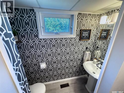 1259 Maybery Crescent, Moose Jaw, SK - Indoor Photo Showing Bathroom