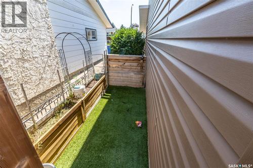 1259 Maybery Crescent, Moose Jaw, SK - Outdoor