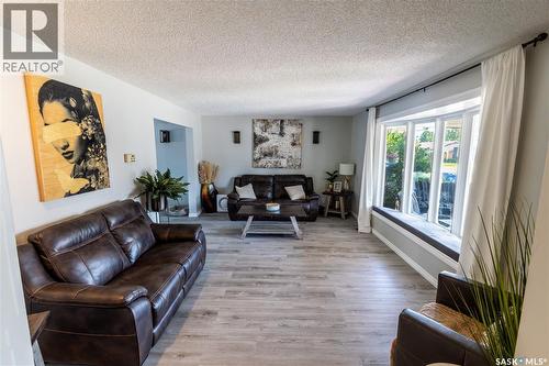 1259 Maybery Crescent, Moose Jaw, SK - Indoor Photo Showing Living Room