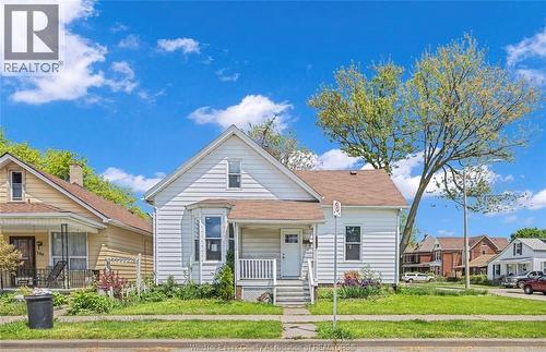 294 LOUIS AVENUE  Windsor, ON N9A 1W2