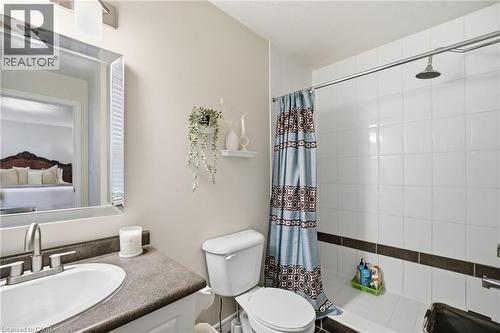 120 Yates Avenue, Cambridge, ON - Indoor Photo Showing Bathroom