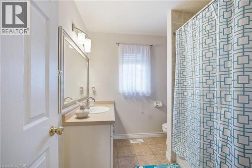 120 Yates Avenue, Cambridge, ON - Indoor Photo Showing Bathroom