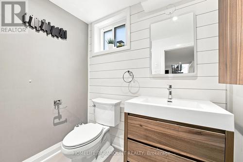 543 Limerick Road, Burlington, ON - Indoor Photo Showing Bathroom
