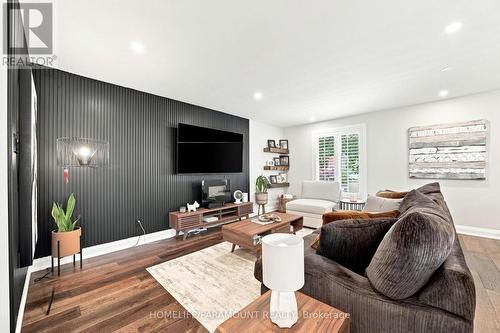 543 Limerick Road, Burlington, ON - Indoor Photo Showing Living Room