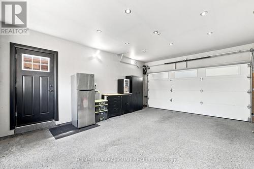 543 Limerick Road, Burlington, ON - Indoor Photo Showing Garage