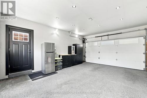 543 Limerick Road, Burlington, ON - Indoor Photo Showing Garage