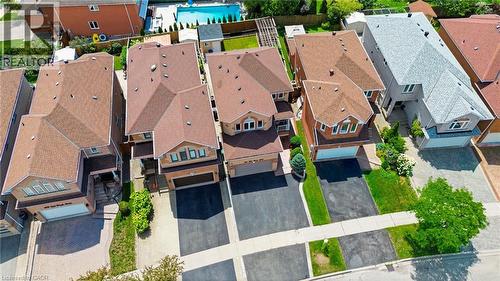 Aerial view showcasing a residential street with multiple detached properties - 5184 Red Brush Drive, Mississauga, ON - Outdoor