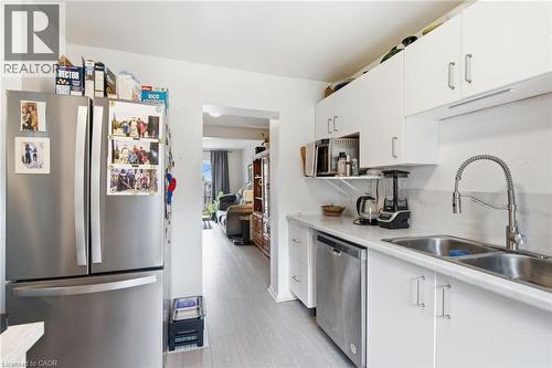20 Glenvale Drive Unit# 94, Hamilton, ON - Indoor Photo Showing Kitchen With Double Sink