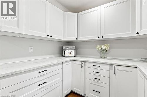 65 Glamis Road Unit# 8, Cambridge, ON - Indoor Photo Showing Kitchen