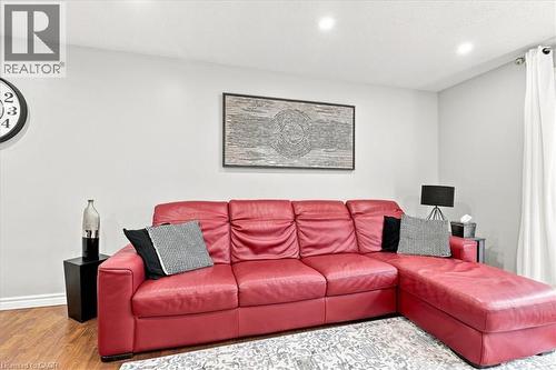 65 Glamis Road Unit# 8, Cambridge, ON - Indoor Photo Showing Living Room