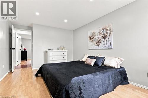 65 Glamis Road Unit# 8, Cambridge, ON - Indoor Photo Showing Bedroom