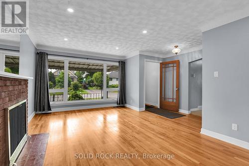 1227 Portland Avenue, Ottawa, ON - Indoor Photo Showing Living Room With Fireplace