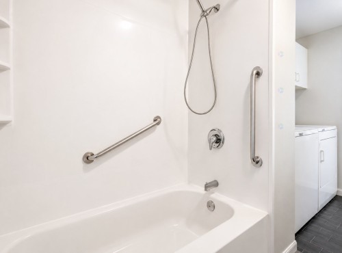 Bathroom - 5-73 Rue Lalande, Longueuil (Le Vieux-Longueuil), QC - Indoor Photo Showing Bathroom