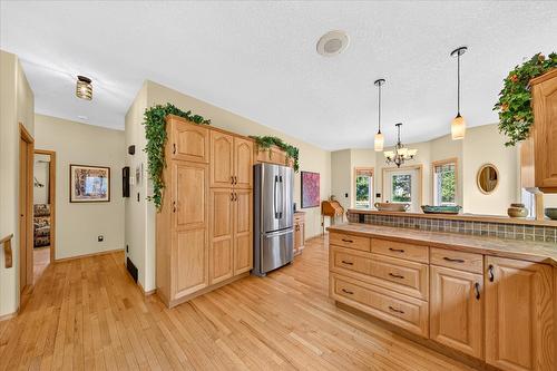 794 Westridge Drive, Invermere, BC - Indoor Photo Showing Kitchen