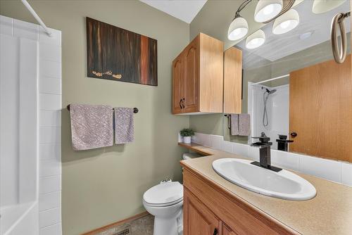 794 Westridge Drive, Invermere, BC - Indoor Photo Showing Bathroom