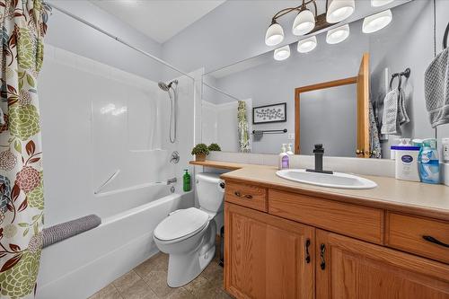 794 Westridge Drive, Invermere, BC - Indoor Photo Showing Bathroom