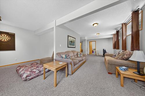 794 Westridge Drive, Invermere, BC - Indoor Photo Showing Living Room