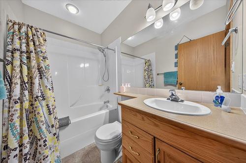 794 Westridge Drive, Invermere, BC - Indoor Photo Showing Bathroom