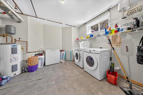 794 Westridge Drive, Invermere, BC - Indoor Photo Showing Laundry Room