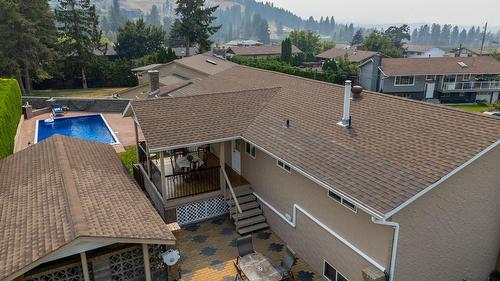 1643 Traut Court, Kelowna, BC - Outdoor With In Ground Pool