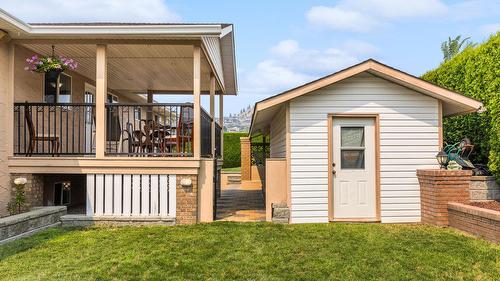 1643 Traut Court, Kelowna, BC - Outdoor With Exterior