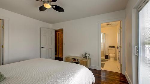 1726 Hayashi Road, Kelowna, BC - Indoor Photo Showing Bedroom