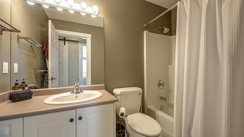 1726 Hayashi Road, Kelowna, BC - Indoor Photo Showing Bathroom