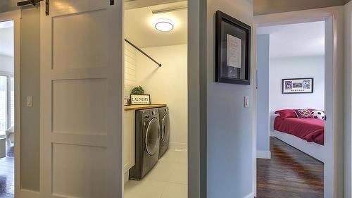 1726 Hayashi Road, Kelowna, BC - Indoor Photo Showing Laundry Room