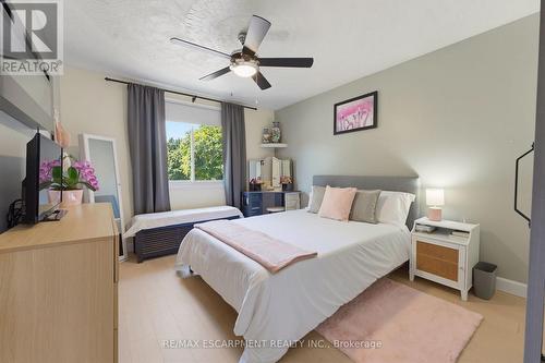 164 Hanover Place, Hamilton, ON - Indoor Photo Showing Bedroom