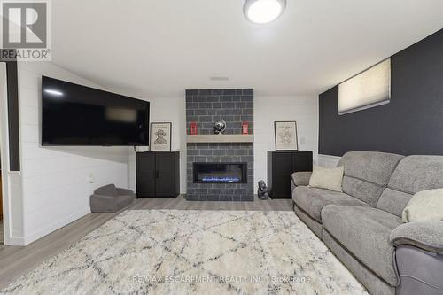 164 Hanover Place, Hamilton, ON - Indoor Photo Showing Living Room With Fireplace