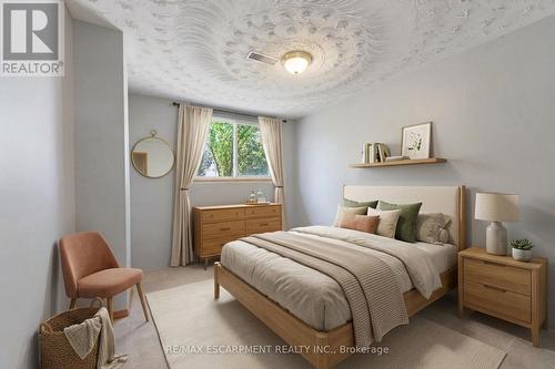 164 Hanover Place, Hamilton, ON - Indoor Photo Showing Bedroom