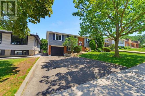 164 Hanover Place, Hamilton, ON - Outdoor With Facade