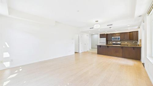 1113-3833 Brown Road, West Kelowna, BC - Indoor Photo Showing Kitchen