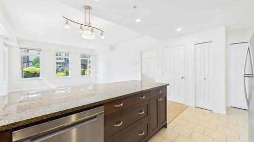 1113-3833 Brown Road, West Kelowna, BC - Indoor Photo Showing Kitchen