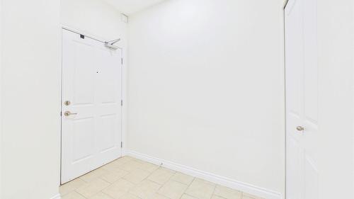 1113-3833 Brown Road, West Kelowna, BC - Indoor Photo Showing Other Room