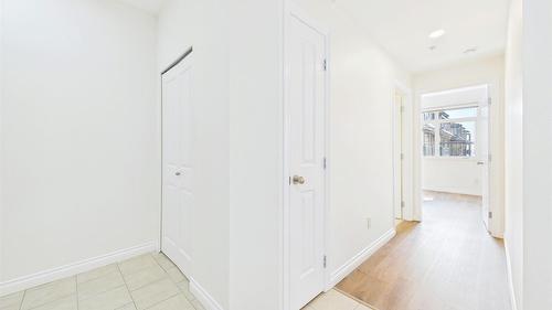 1113-3833 Brown Road, West Kelowna, BC - Indoor Photo Showing Other Room