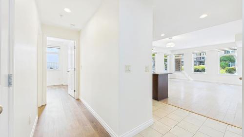 1113-3833 Brown Road, West Kelowna, BC - Indoor Photo Showing Other Room