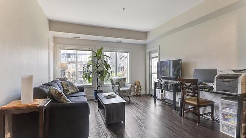 225-4380 Lakeshore Road, Kelowna, BC - Indoor