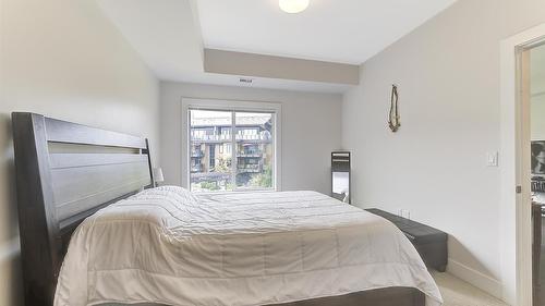 225-4380 Lakeshore Road, Kelowna, BC - Indoor Photo Showing Bedroom